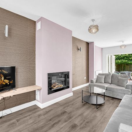 Brook Meadow House, 4 Bed House, Manchester Astley  외부 사진